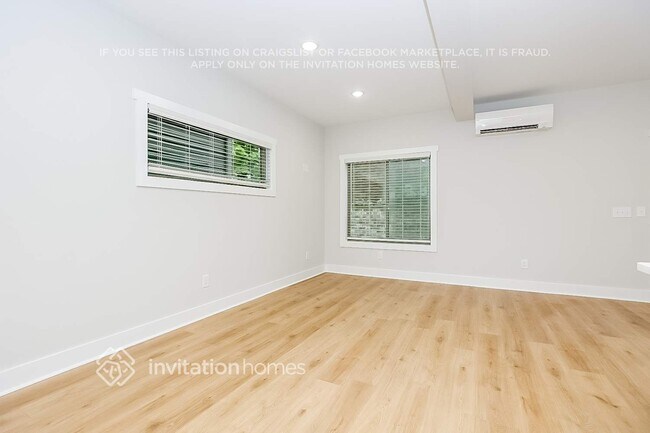 Foto del edificio - 211 Golf Club Ln