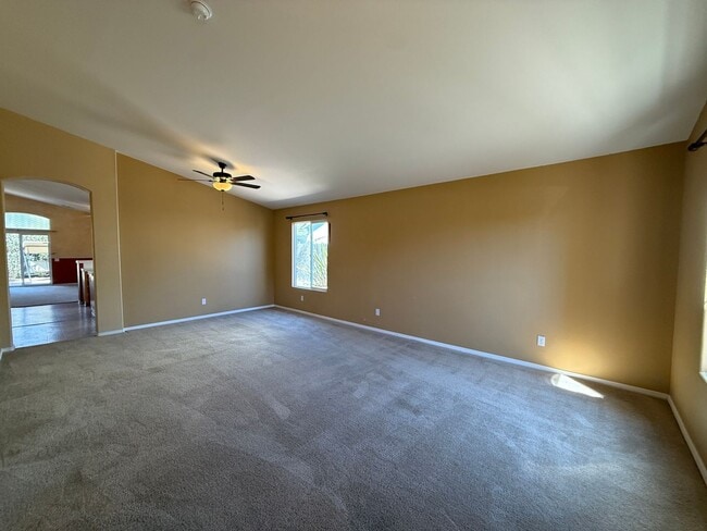 Building Photo - Spacious Single Story 4 Bedroom, 2 Bathroo...