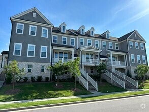 Building Photo - 130 Mazarin Ln