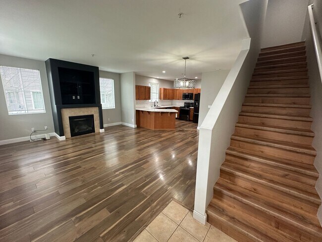 Foto del edificio - 2350 Simmons St