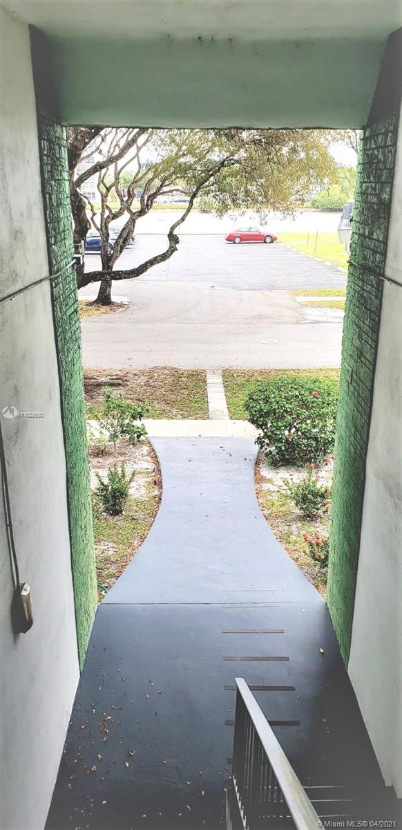 Foto del edificio - 4821 NW 22nd Ct