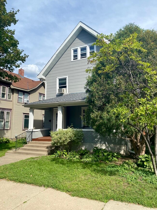 Building Photo - 2725 Aldrich Ave S