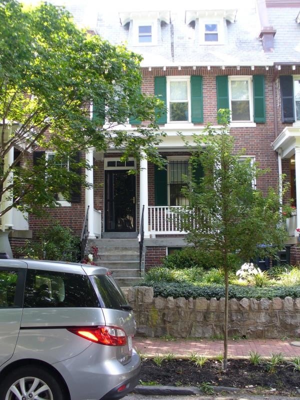 Primary Photo - 422 7th Street NE