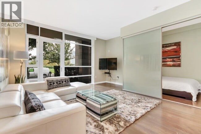 Building Photo - 1618 Columbia St