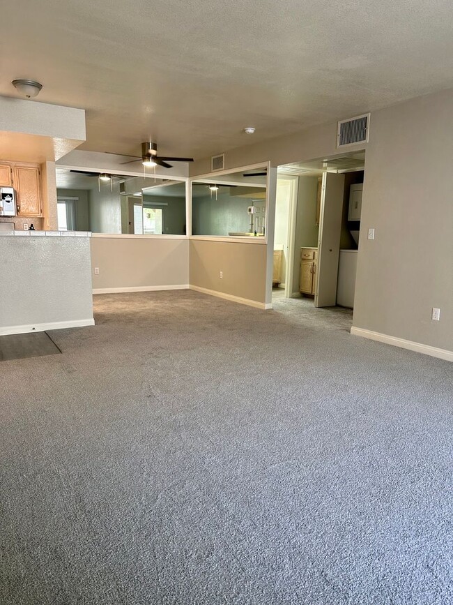 Building Photo - Gorgeous Upstairs 1 Bedroom 1 Bathroom Con...