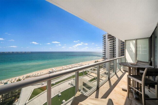 Foto del edificio - 6799 Collins Ave