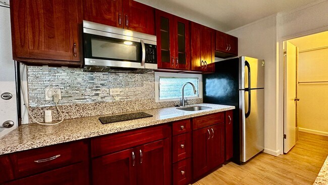 Foto del edificio - Available June 9th - Ideally Located 1 Bedroom, 1 Bath, with 1 Assigned Parking Stall in Makiki