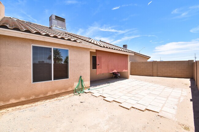 Building Photo - 9033 E 31st Ln