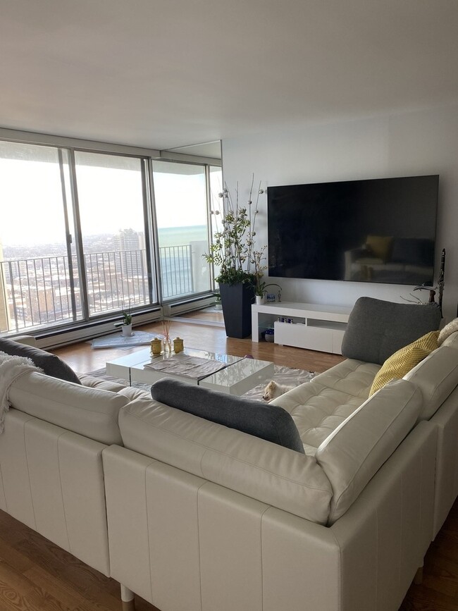 Foto del edificio - 6033 N Sheridan Rd