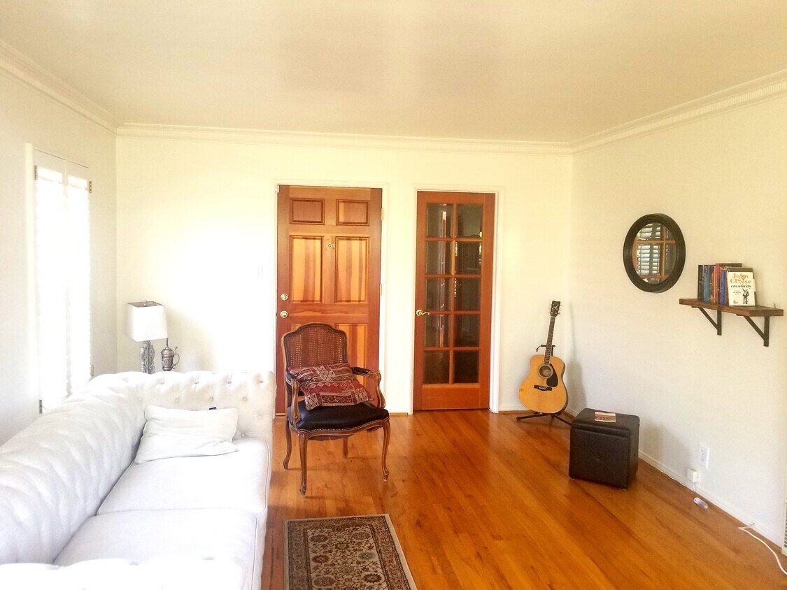 Primary Photo - 15038 Dickens St