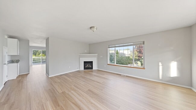 Building Photo - 3 Bed 2.5 Bath - Fireside - NAS Whidbey - Groups