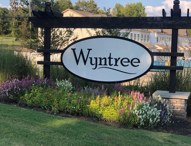 Building Photo - BEAUTIFUL 2 Bedroom Townhome in MIDLAND AVAILABLE MARCH 2026