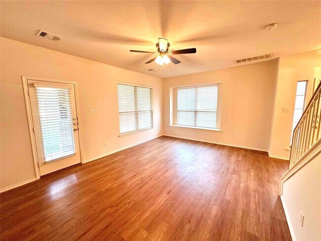 Foto del edificio - 1481 E Old Settlers Blvd