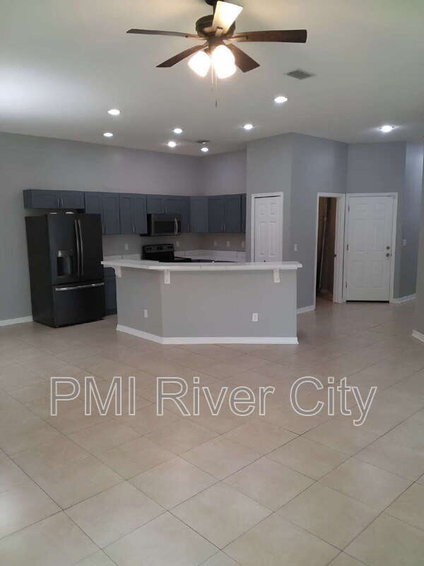 Foto del edificio - 818 Filmore Ln