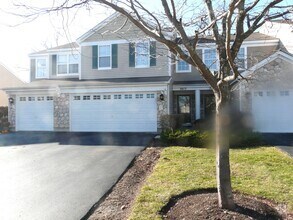 Building Photo - 2613 Oak Tree Ln