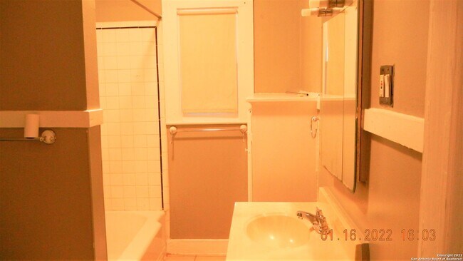 Foto del edificio - 629 E Park Ave