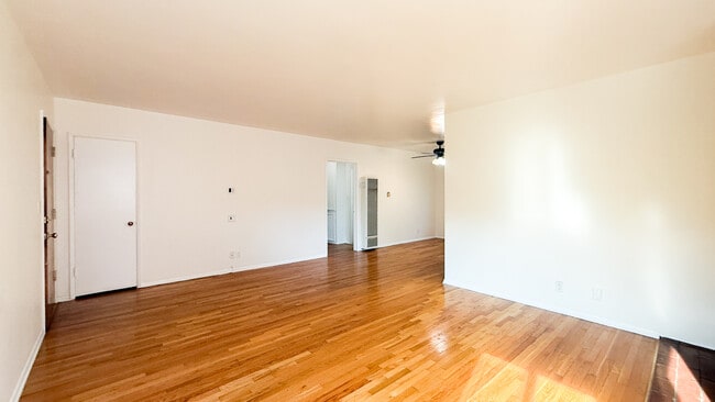 Building Photo - 4107 Don Tomaso Dr