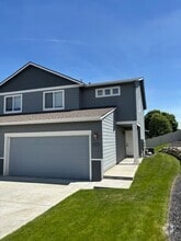 Building Photo - 925 S Fox Ln