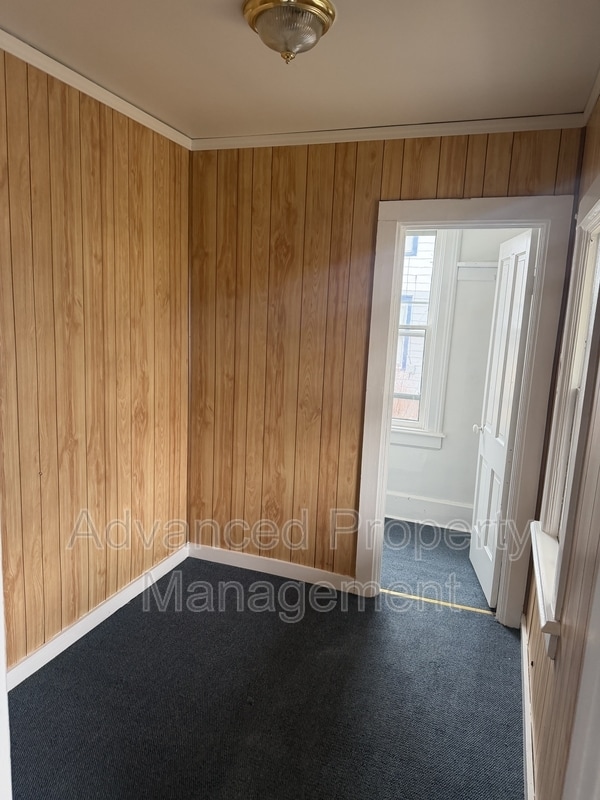 Foto del edificio - 2549A North Vel R. Phillips Avenue