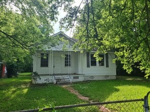 Building Photo - 603 6th St