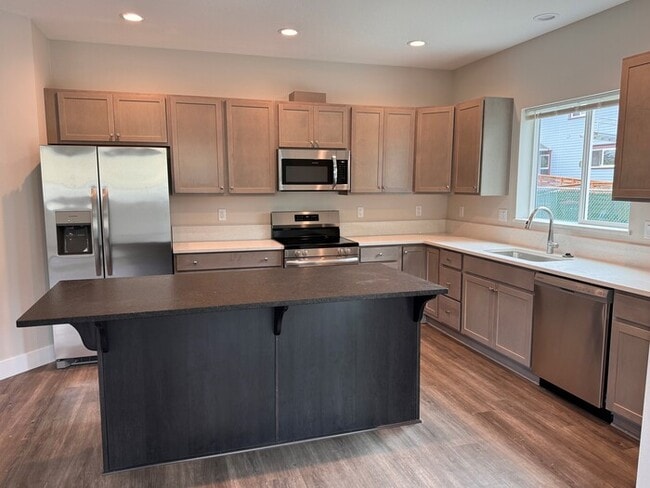 Building Photo - New Home Will Be Ready For Move In June 1st! One Block From Linfield University! Must See Today!