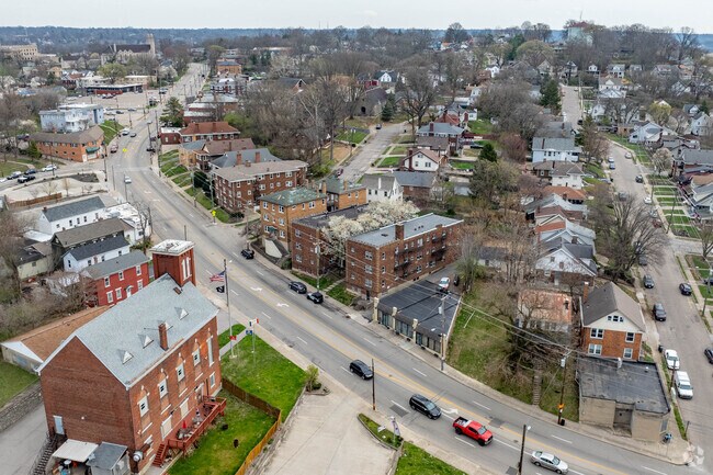 Foto del edificio - 5132-5136 Montgomery Rd