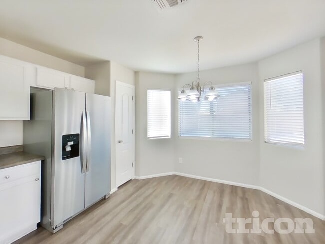 Building Photo - 4151 E Aragonite Ln