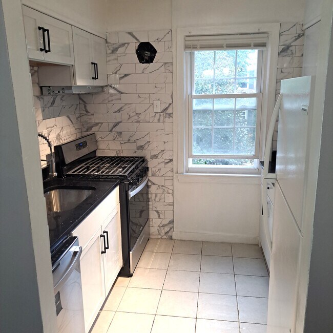 Fully new renovated kitchen - 5010 Columbia Pike