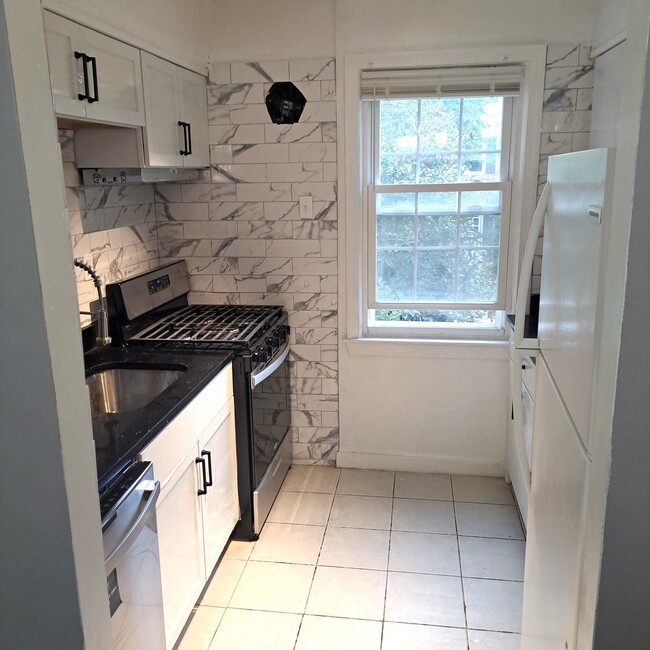 Fully new renovated kitchen - 5010 Columbia Pike