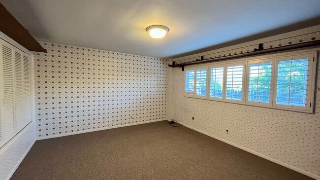 Building Photo - "The Rock" - 6 Bedroom House by Cal Poly