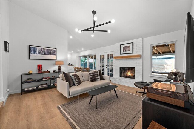 Building Photo - 6902 Meadow Run