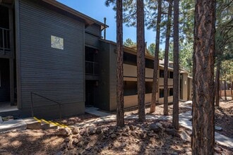 Building Photo - 1385 W University Ave