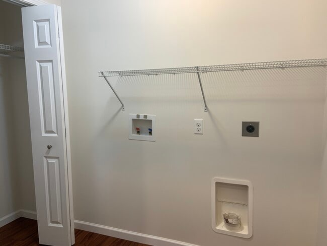 Laundry Room off Kitchen - 5220 Old Zuck Rd