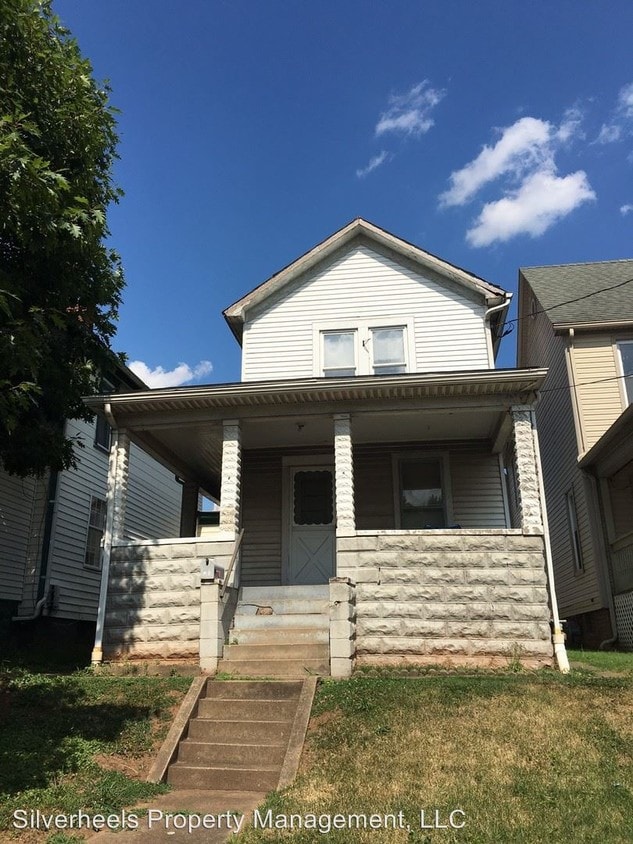 112 1/2 Muskingum Dr, Marietta, OH 45750 House Rental in Marietta, OH