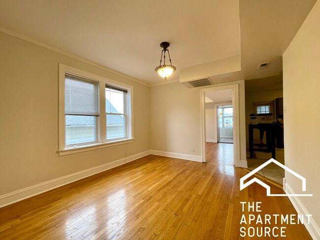 Building Photo - 2839 W Nelson St