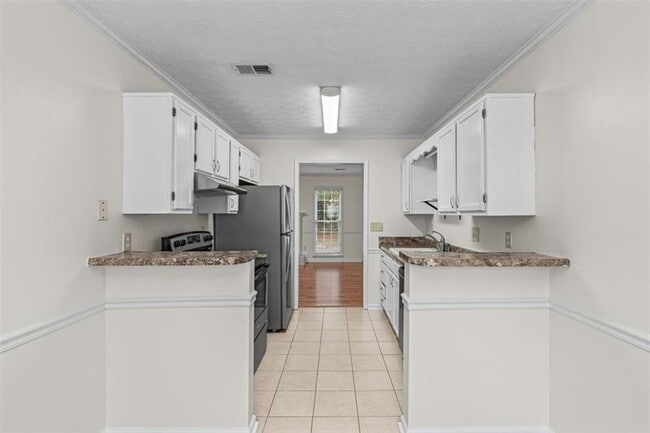 Building Photo - 2927 Governors Ct