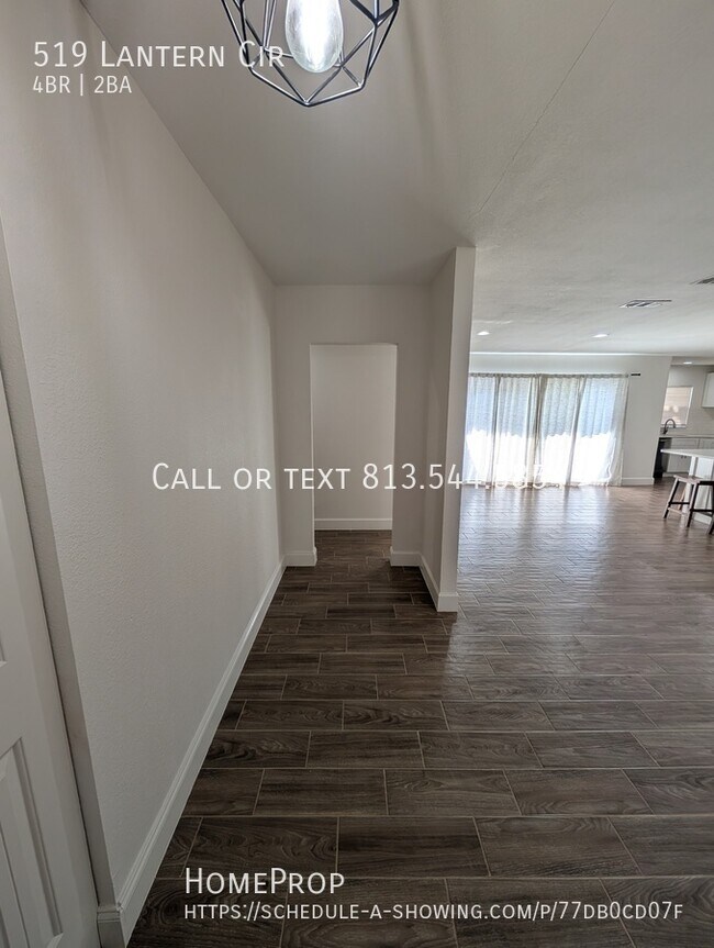 Foto del edificio - 519 Lantern Cir
