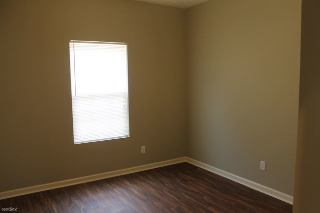 Building Photo - 2 br, 1 bath Duplex - 3201 Kirkman St Apt. A