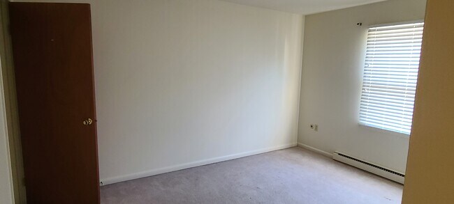 Foto del edificio - 1329 Grampian Blvd