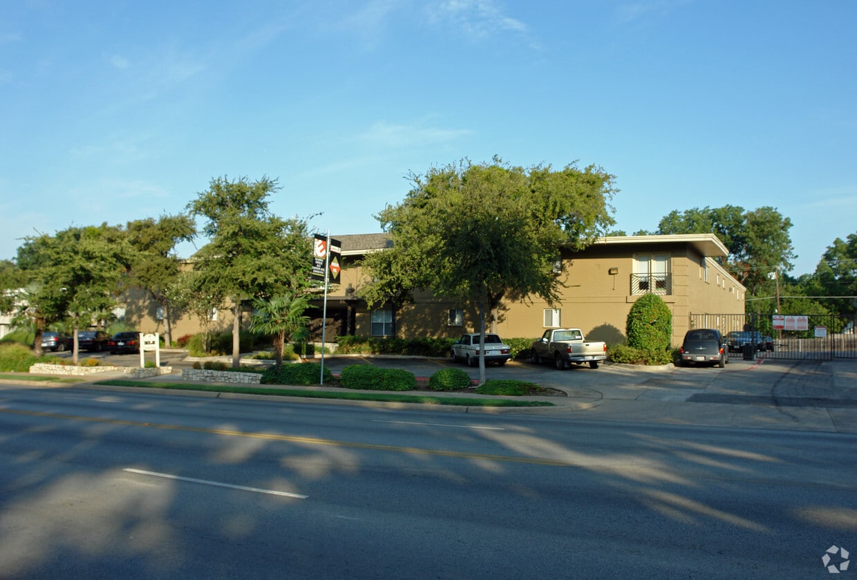 Building Photo - Upper E - Casa Villa (OLD)