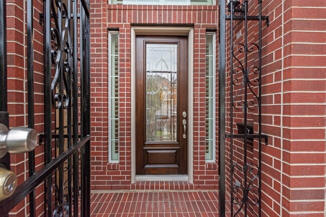 Foto del edificio - 5351 McCulloch Cir