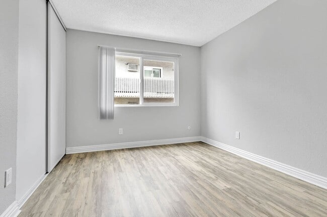 Interior Photo - Grossmont Bluffs