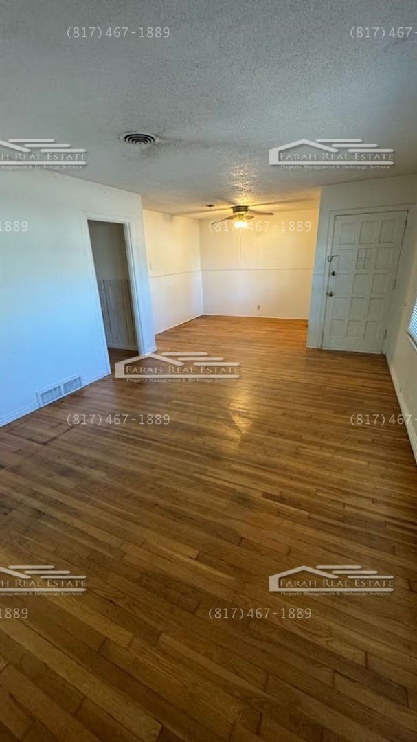 Building Photo - 5 bed, 2.5 bath Now Available- Arlington, TX!