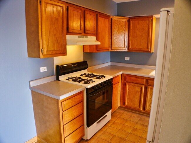 Building Photo - 4827 W 109th St