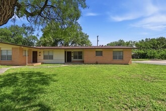 Building Photo - 803 Oblate Dr