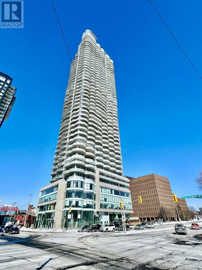 Building Photo - 805 Carling Ave