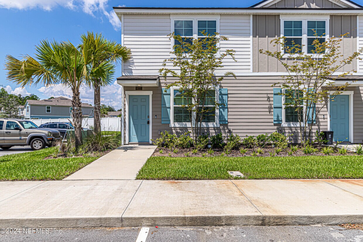8277 Zenith Cir, Jacksonville, FL 32256 - Townhome Rentals in ...