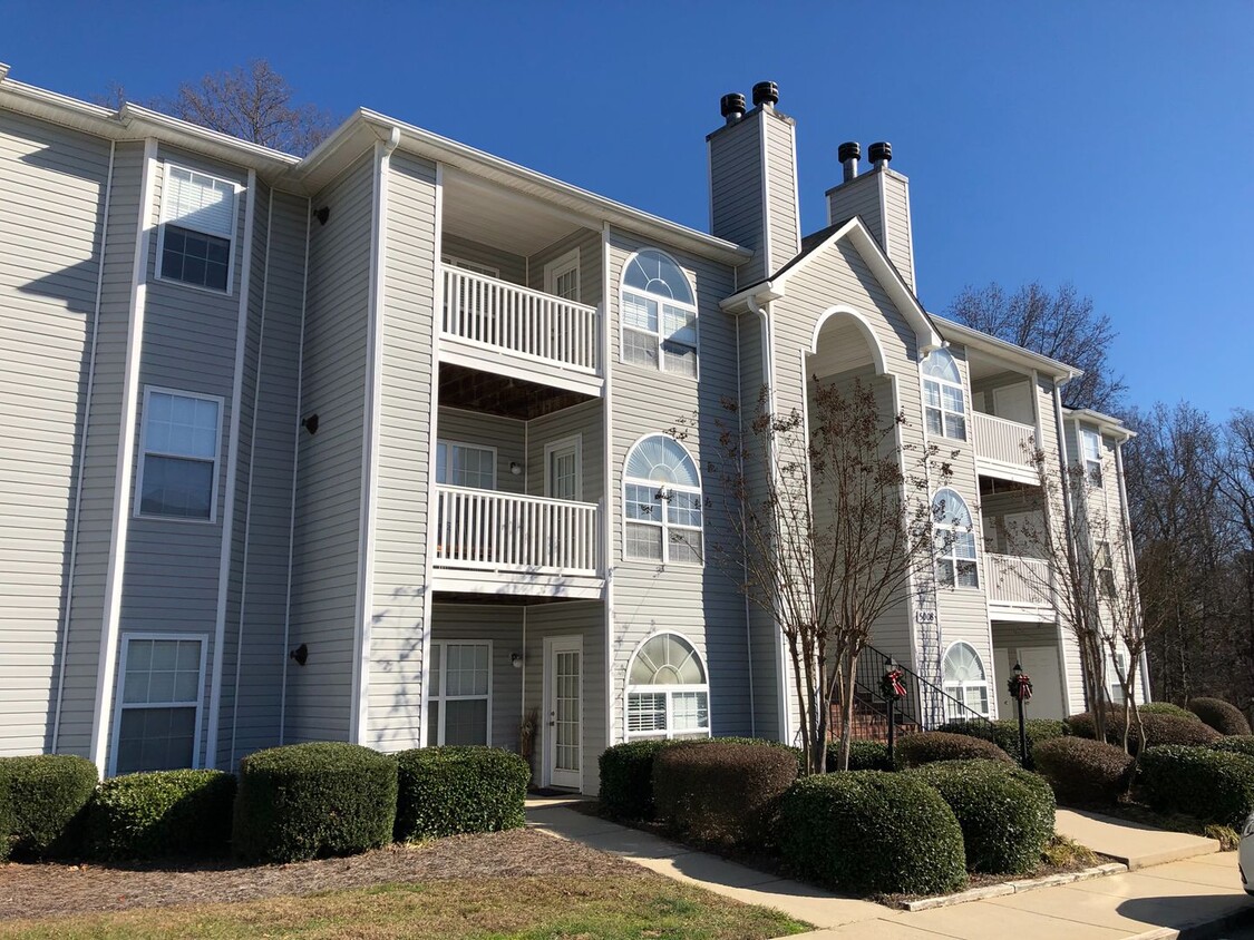 Primary Photo - 2 BR Lawndale condo--water included!