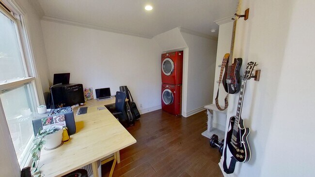 Foto del edificio - Stylish and Convenient: Your Dream 3 bed / 2 bath Rental  in Downtown Santa Barbara!
