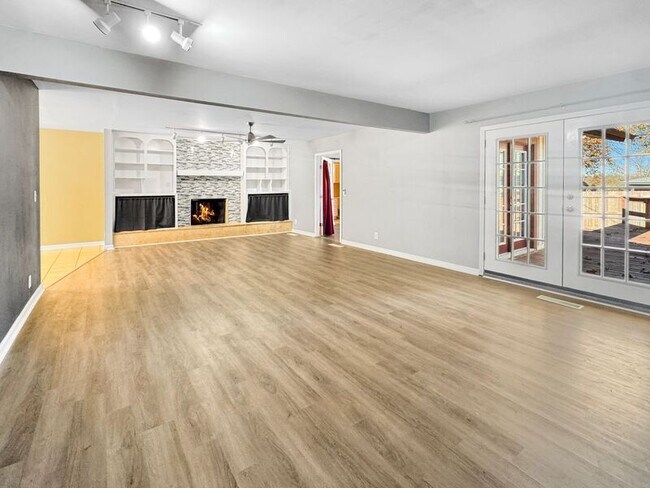 Foto del edificio - 5955 E 36th St